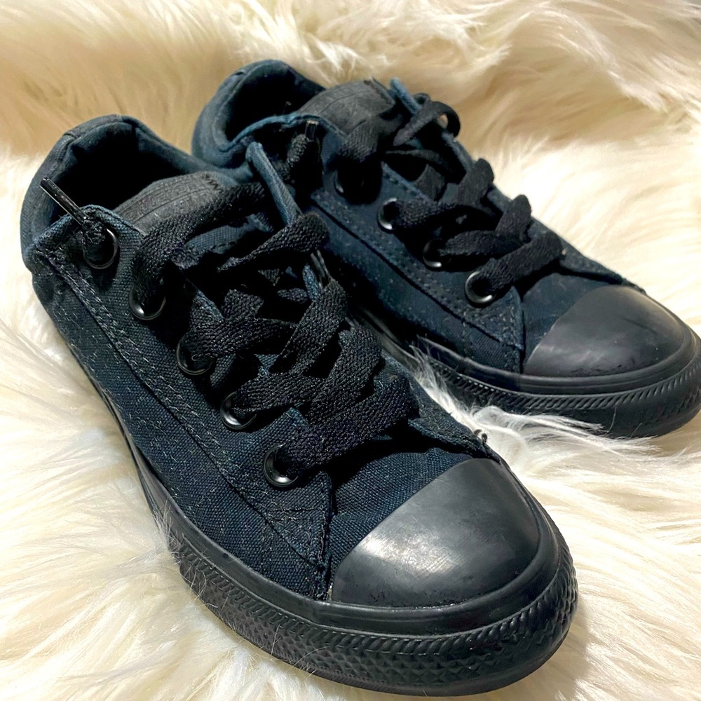Kids converse shoes size 2 youth all black on black